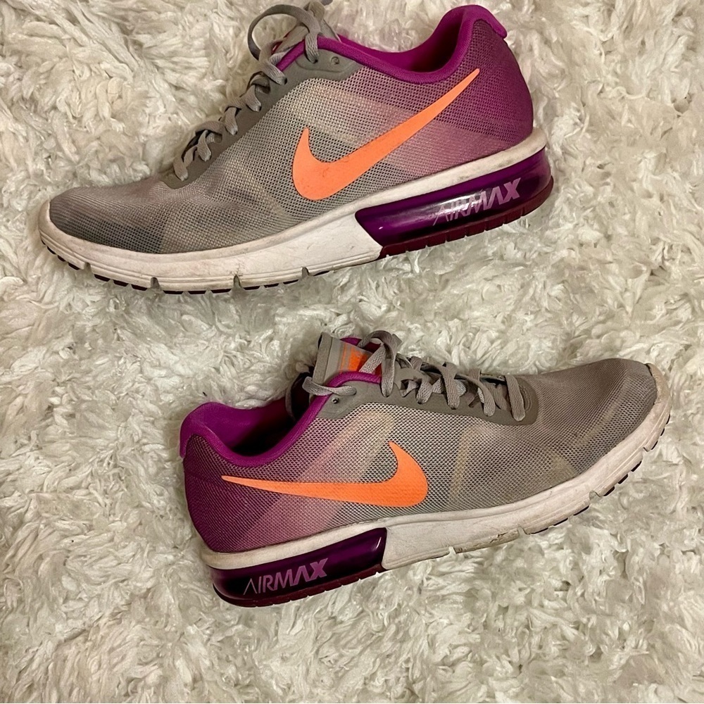 Women’s Nike Air Max Shoes- sz. 8.5